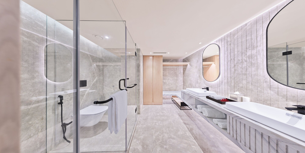 Bathroom 5, The Resort Mumbai, Mumbai Suburban
