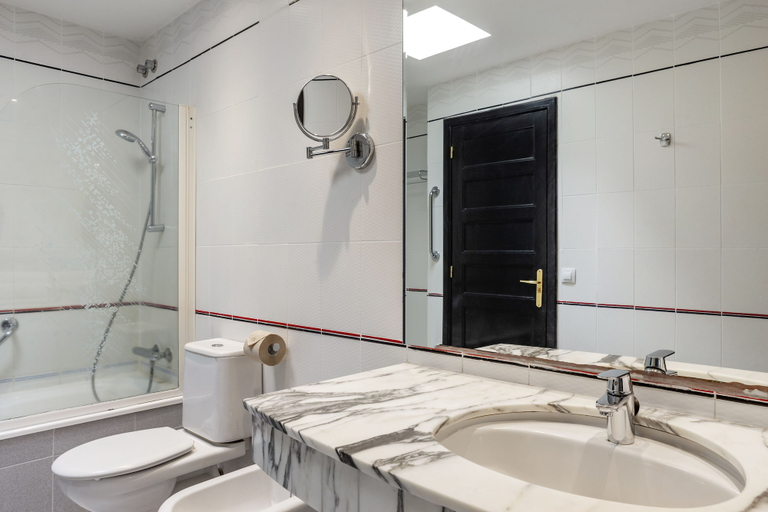 Bathroom 4, Club Cala Blanca, Las Palmas