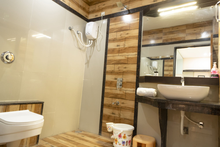 Bathroom 3, Tadoba Wildlife Resort, Chandrapur
