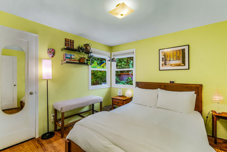 Bedroom 3, Boho Bliss Bungalow, King