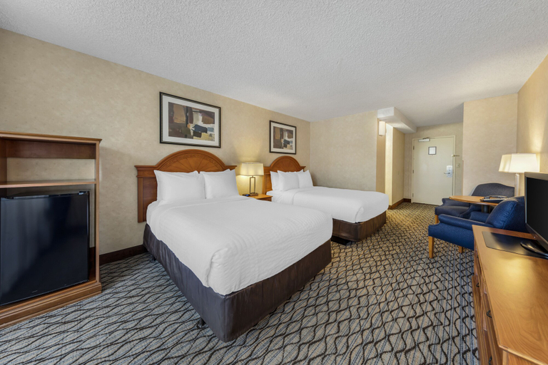 Bedroom 3, Clarion Hotel Anaheim Resort, Orange