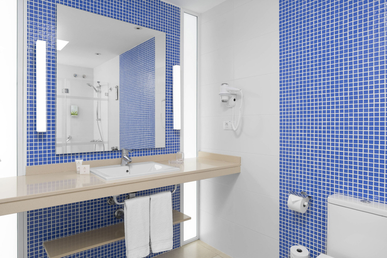 Bathroom 5, Club Cala Blanca, Las Palmas