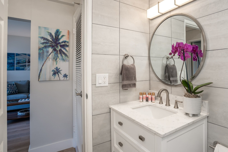 Bathroom 4, Luxury Oceanfront Resort Vistas, Maui