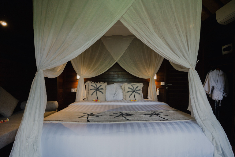 Bedroom 4, Sunset Star Huts, Klungkung