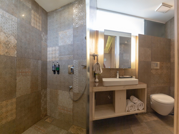 Bathroom 3, Hotel Citrus Prime, North Goa