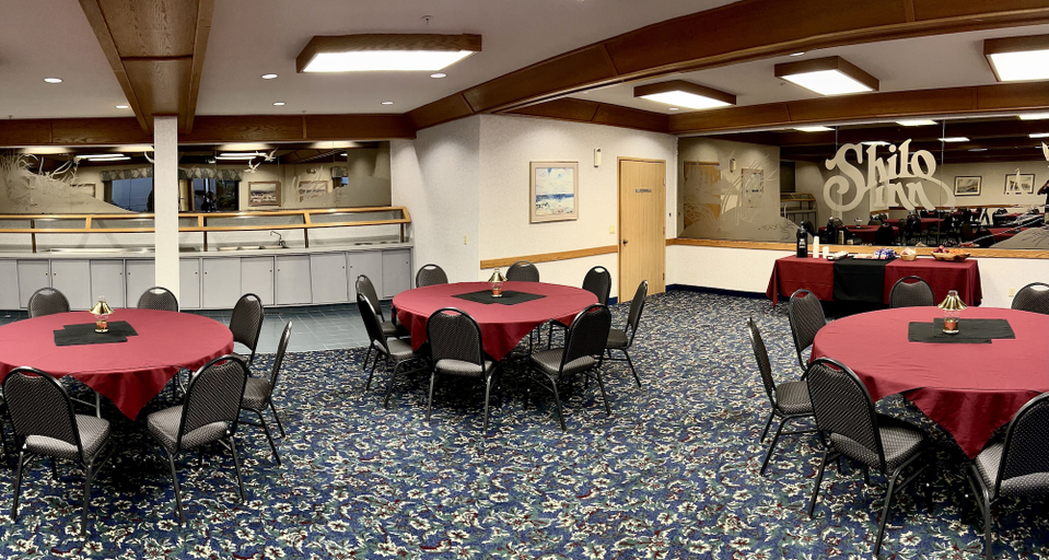 Food & Drinks 5, Shilo Inn Suites Tillamook, Tillamook