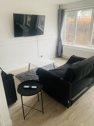 Others 5, Impeccable 3 bed House in Brentwood, Essex