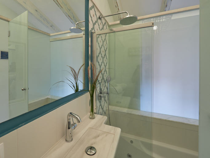 Bathroom 5, Son Sant Jordi, Baleares