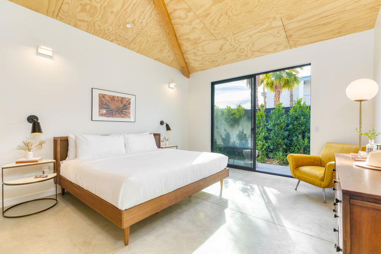 Bedroom 3, Blackhaus Suites by AvantStay, Riverside