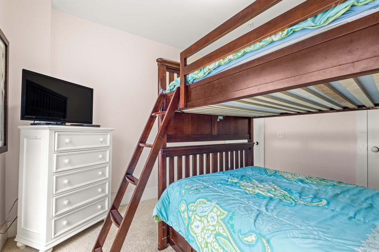 Bedroom 2, Coral Reef, Chatham