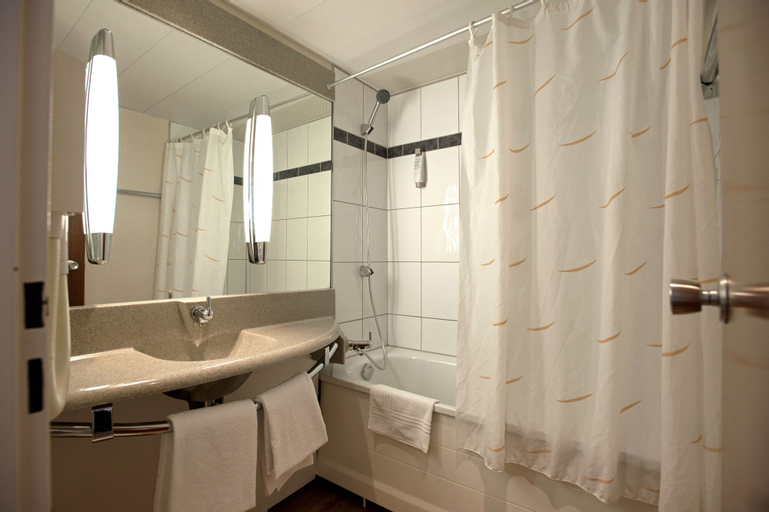 Bedroom 3, Ibis 3 Lacs Neuchatel Hotel, Neuchâtel
