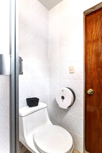 Bathroom 4, Apartamento Estela en Alameda Colonial, Callao