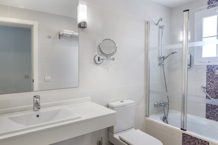 Bathroom 5, Jardines del Sol, Las Palmas