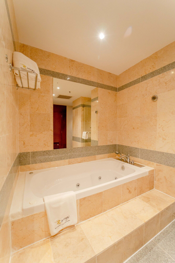 Bathroom 4