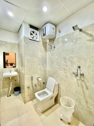 Bathroom, Hotel bhagwati palace, Jaipur
