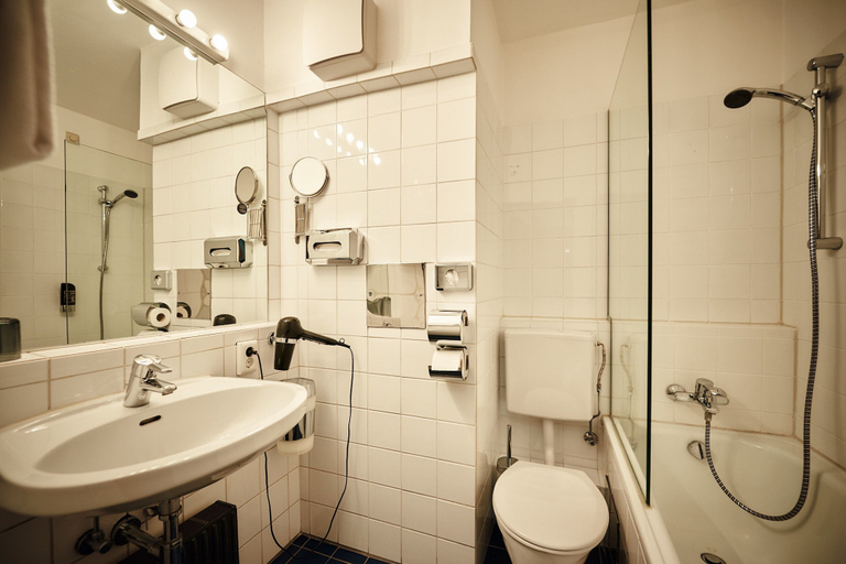 Bathroom 4, Hotel Calmo, Wien