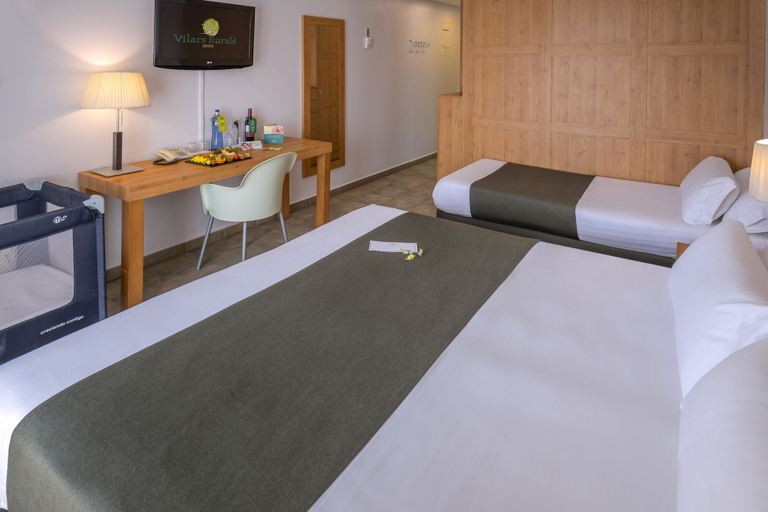 Bedroom 3, Vilar Rural de Sant Hilari by Serhs Hotels, Girona