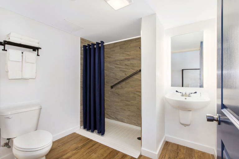 Bathroom 3, Grove Hotel, Suffolk
