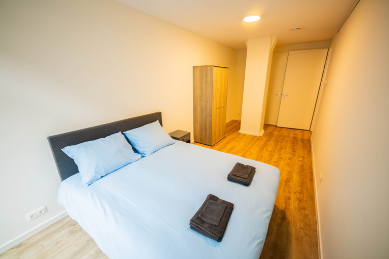 Bedroom, Alphabet Apartments The Hendrik, Rotterdam