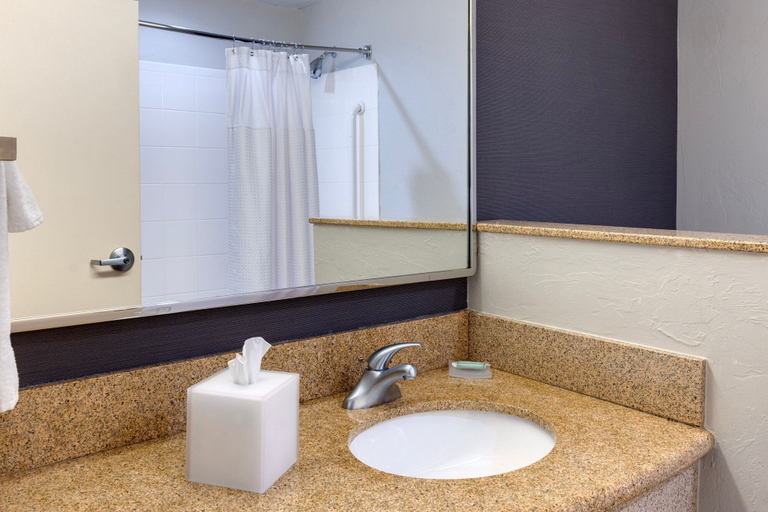 Bathroom 4, Courtyard by Marriott Oklahoma City North/Quail Springs, Oklahoma
