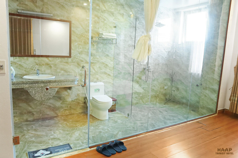 Bathroom 4, HAAP Transit Hotel, Sóc Sơn