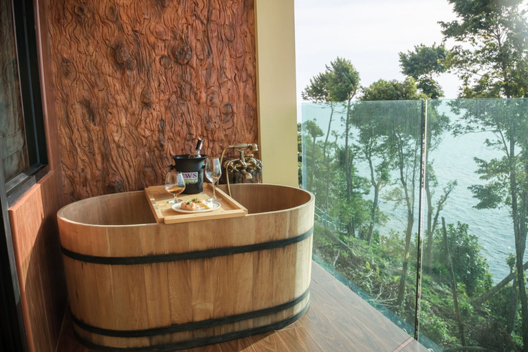 Bathroom 3, Cliff Lanta Suite, Ko Lanta