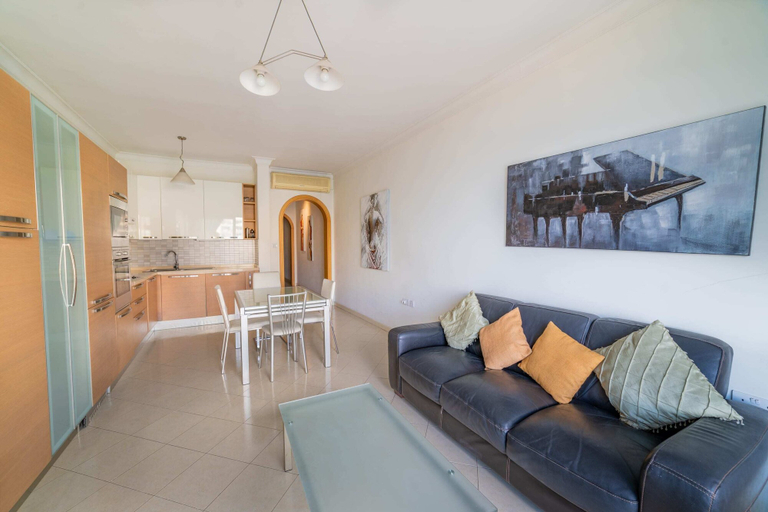 Others 4, Superb Views of Spinola Bay in Heart of St.julians, St Julian's