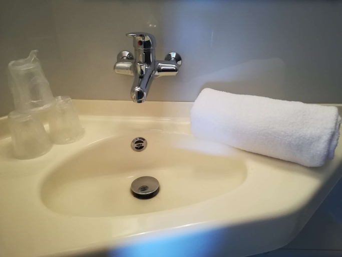 Bathroom 4, Première Classe Vichy - Bellerive sur Allier, Allier