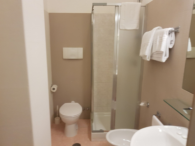 Bathroom 5, Ibis Styles Trani, Barletta-Andria-Trani