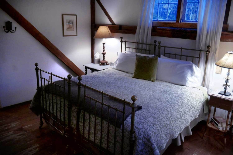 Bedroom 2, Race Brook Lodge, Berkshire