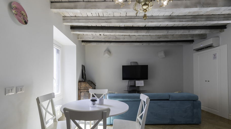 Others 4, Italianway - Meravigli 18, Milano