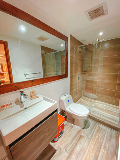 Bathroom 5, In Di House of Reggae Boutique, San Andrés
