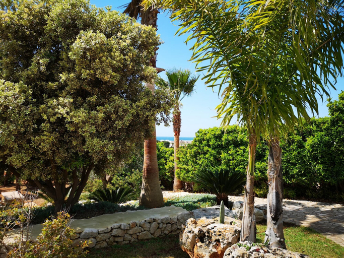 Room 2, Sal739 in Pescoluse With 2 Bedrooms and 2 Bathrooms, Lecce