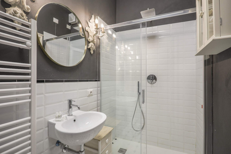 Bathroom 3, Sangallo Suite, Florence