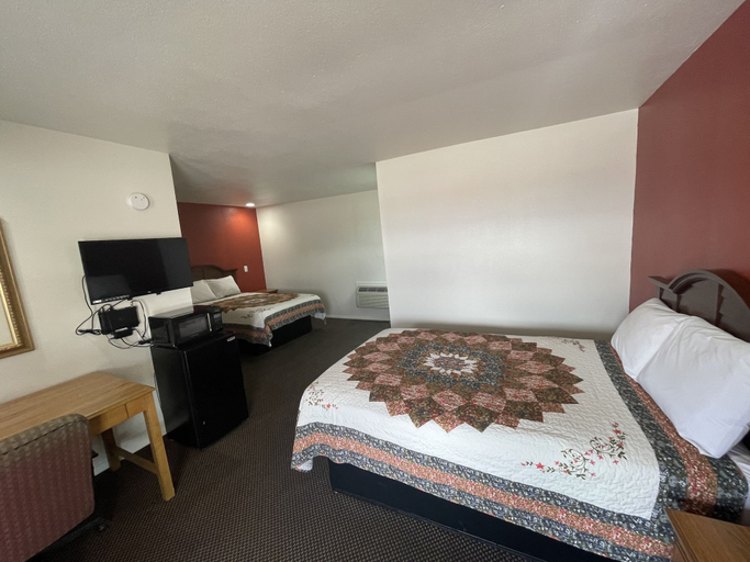 Bedroom 5, Red River Inn, Red River