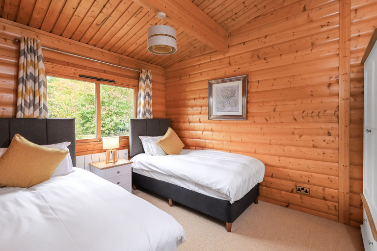 Bedroom 3, South Winchester Lodges, Hampshire