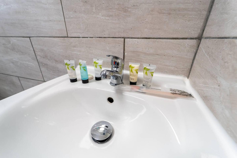 Bathroom 3, Ensuite Style Studio in Selly Oak, Birmingham
