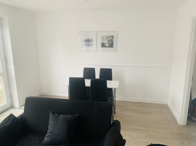 Others 4, Impeccable 3 bed House in Brentwood, Essex