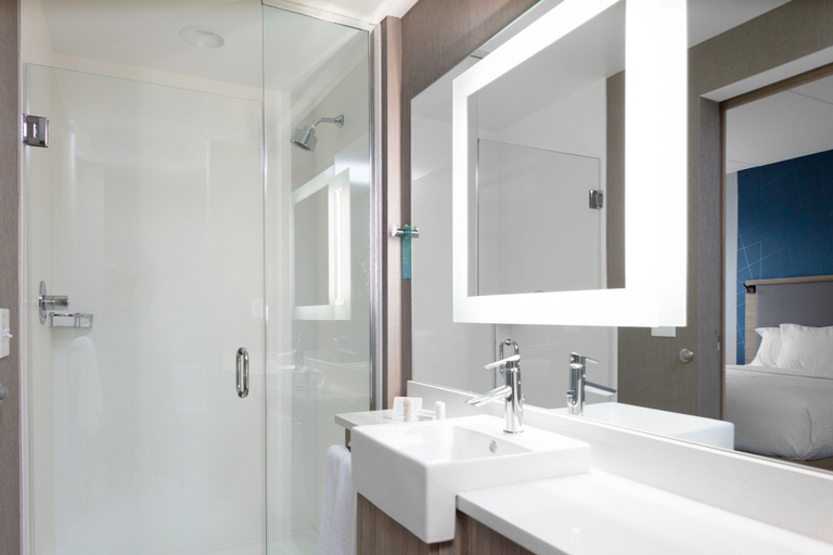 Bathroom 3, SpringHill Suites by Marriott Durham City View, Durham