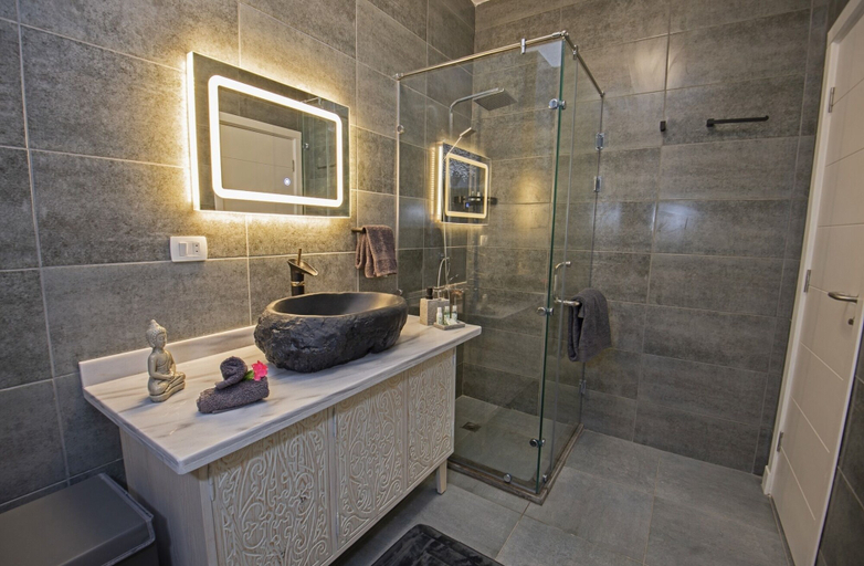 Bathroom 3, Bed/breakfast The 95m Penthouse Boutiqu spa Resort, Al-Ghurdaqah