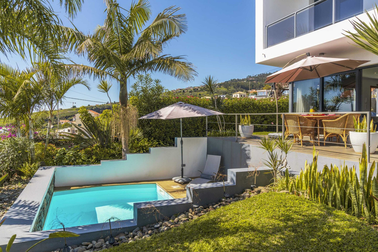 Sport & Beauty 4, Pool, Garden and sea View - Villa Hibiscus, Calheta