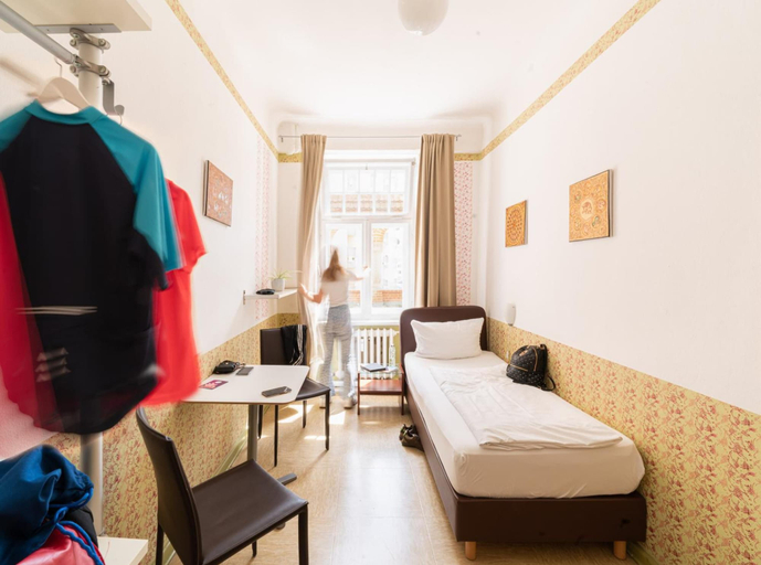 Bedroom 2, Three Little Pigs Hostel Berlin, Berlin
