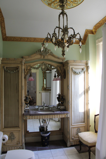 Bathroom 3, Johnstone Mansion, Lee