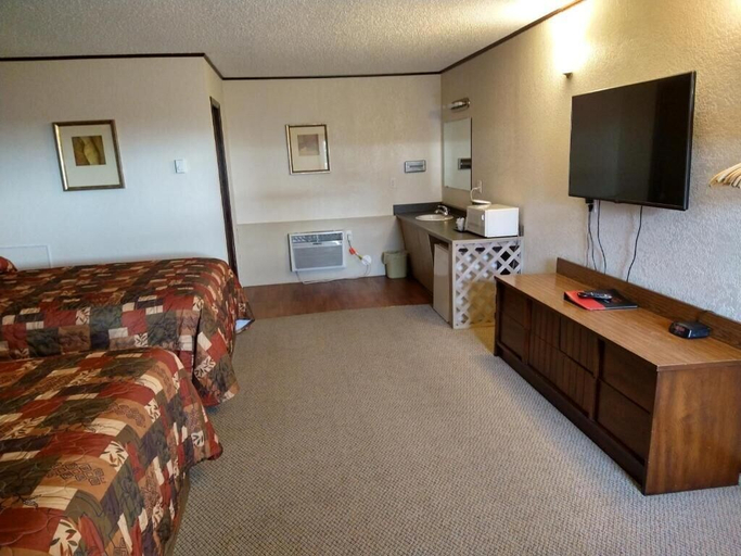 Bedroom 3, Budget Host 4 U Motel, Bowman