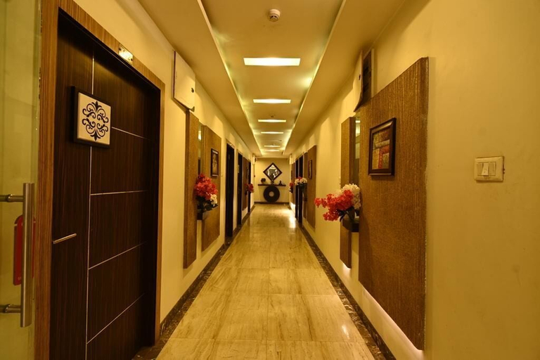 Others 3, Hotel I.P. Palace, Lucknow