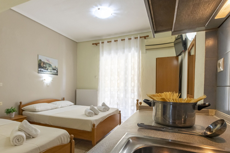 Bedroom 3, Lucia Hotel Paralia, Central Macedonia