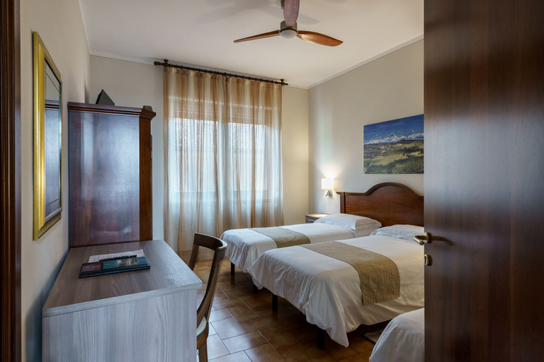 Bedroom 4, Hotel Il Grappolo d'Oro, Cuneo