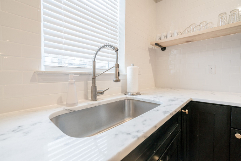 Others 4, Designer Townhome 2 of 3 Left Side - JZ Vacation Rentals, Saint Louis