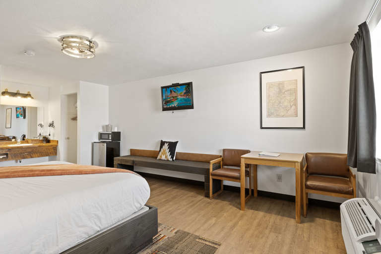 Bedroom 4, Broken Spur Inn & Steakhouse, Wayne