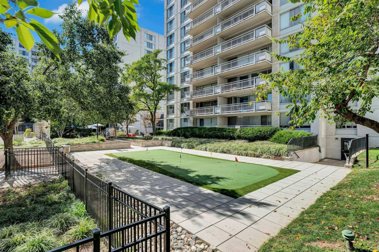 Exterior & Views 2, Bright Comfort in DC Apts, Arlington